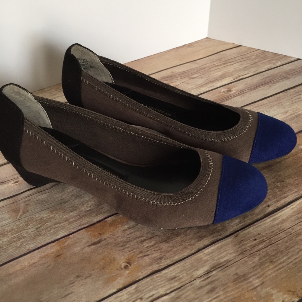 Dana Buckman Suede Grey/Blue Blk 8.5M really nice!
